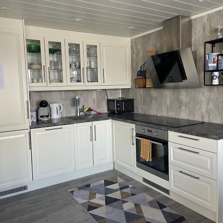 Luxurious Cabin By The Waterfront Leknes Εξωτερικό φωτογραφία