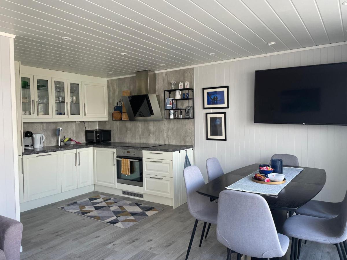 Luxurious Cabin By The Waterfront Leknes Εξωτερικό φωτογραφία